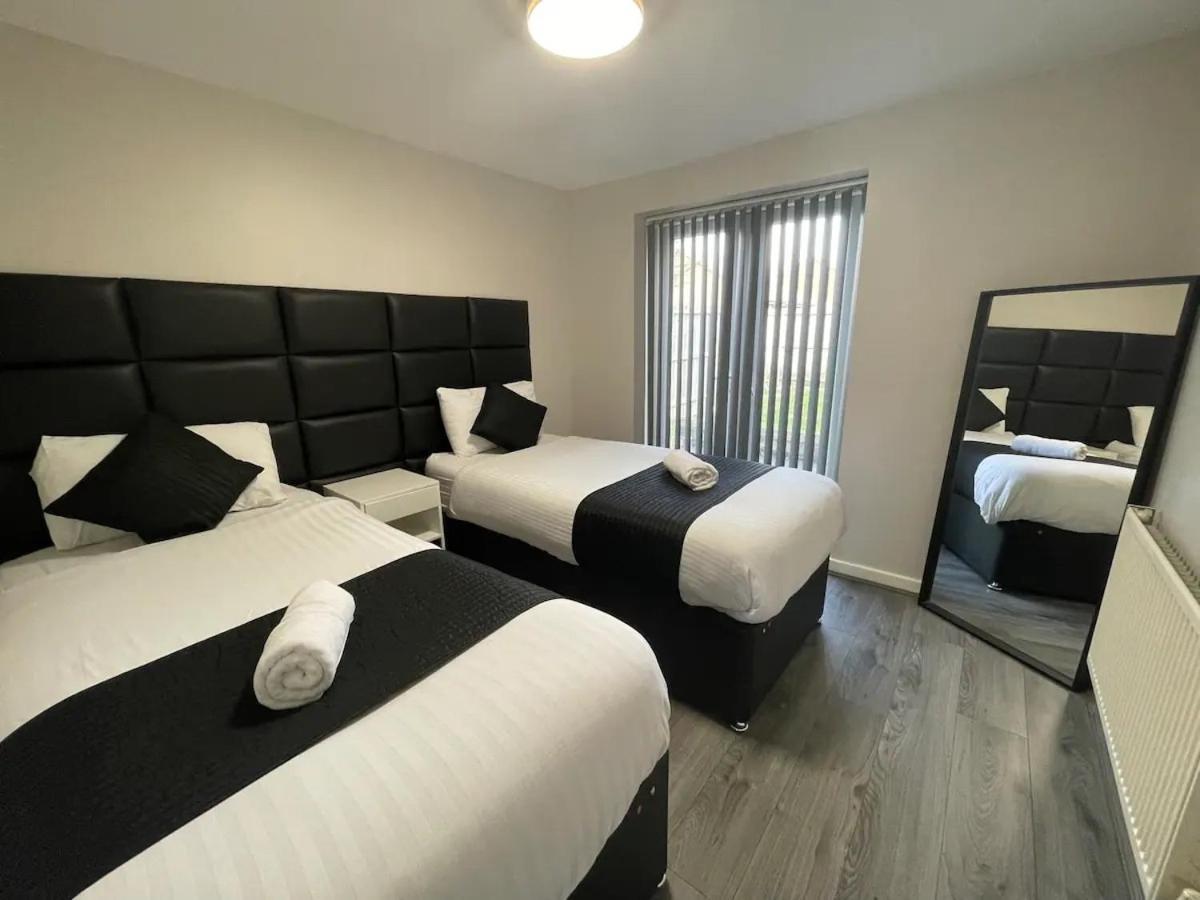 Hosted By Ryan - 2 Bedroom Apartment ลิเวอร์พูล ภายนอก รูปภาพ